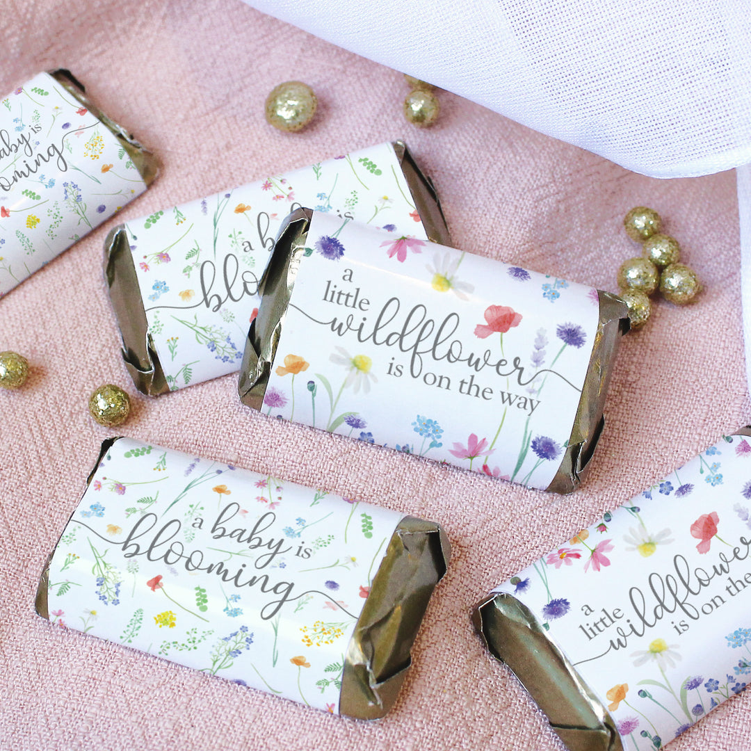 Little Wildflower: Mini envoltorios para barra de dulces para baby shower para niña, primavera, 45 pegatinas para regalos de fiesta