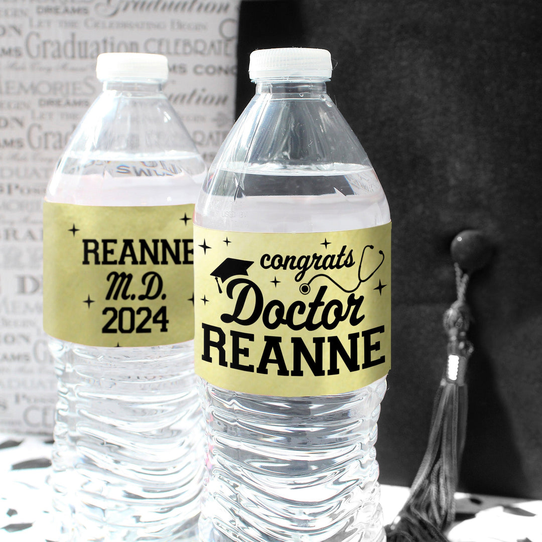 Graduación médica MD personalizada: negro y dorado - Nombre y año personalizados - Etiquetas para botellas de agua para fiestas - 24 pegatinas impermeables