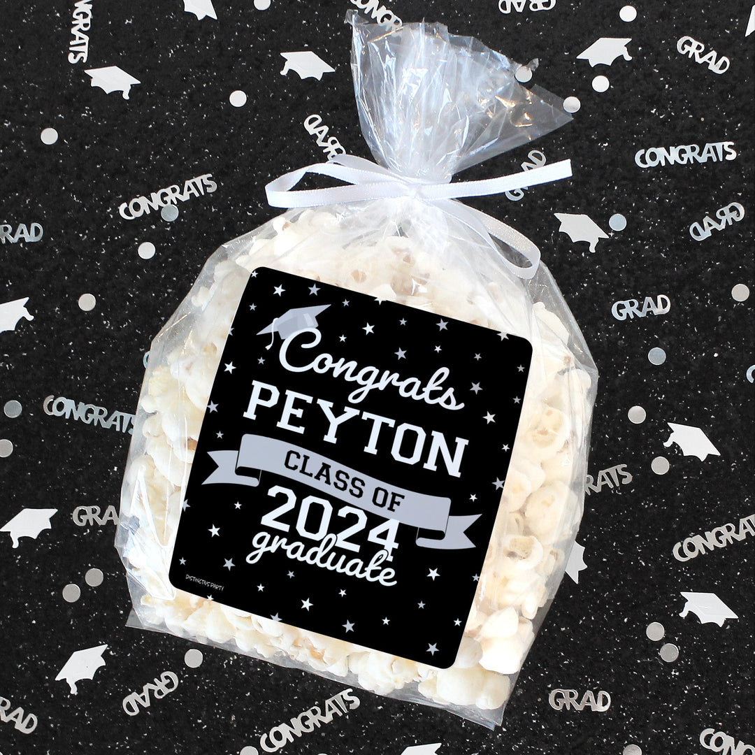 Graduación personalizada: 16 opciones de color - Nombre y año personalizados - Favor de fiesta - Pegatinas para bolsas de chips y bocadillos - 32 pegatinas