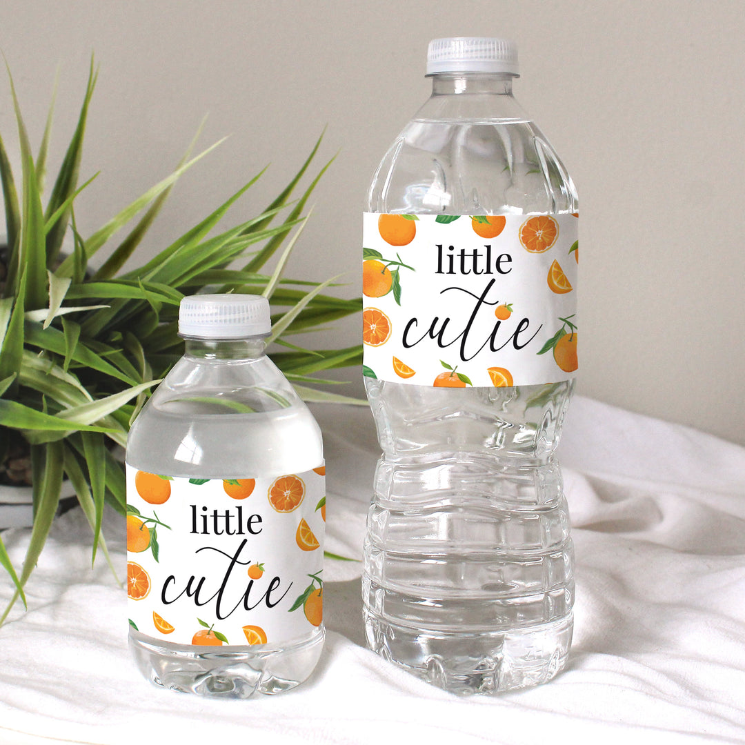 Little Cutie: Etiquetas para botellas de agua para baby shower, 24 pegatinas