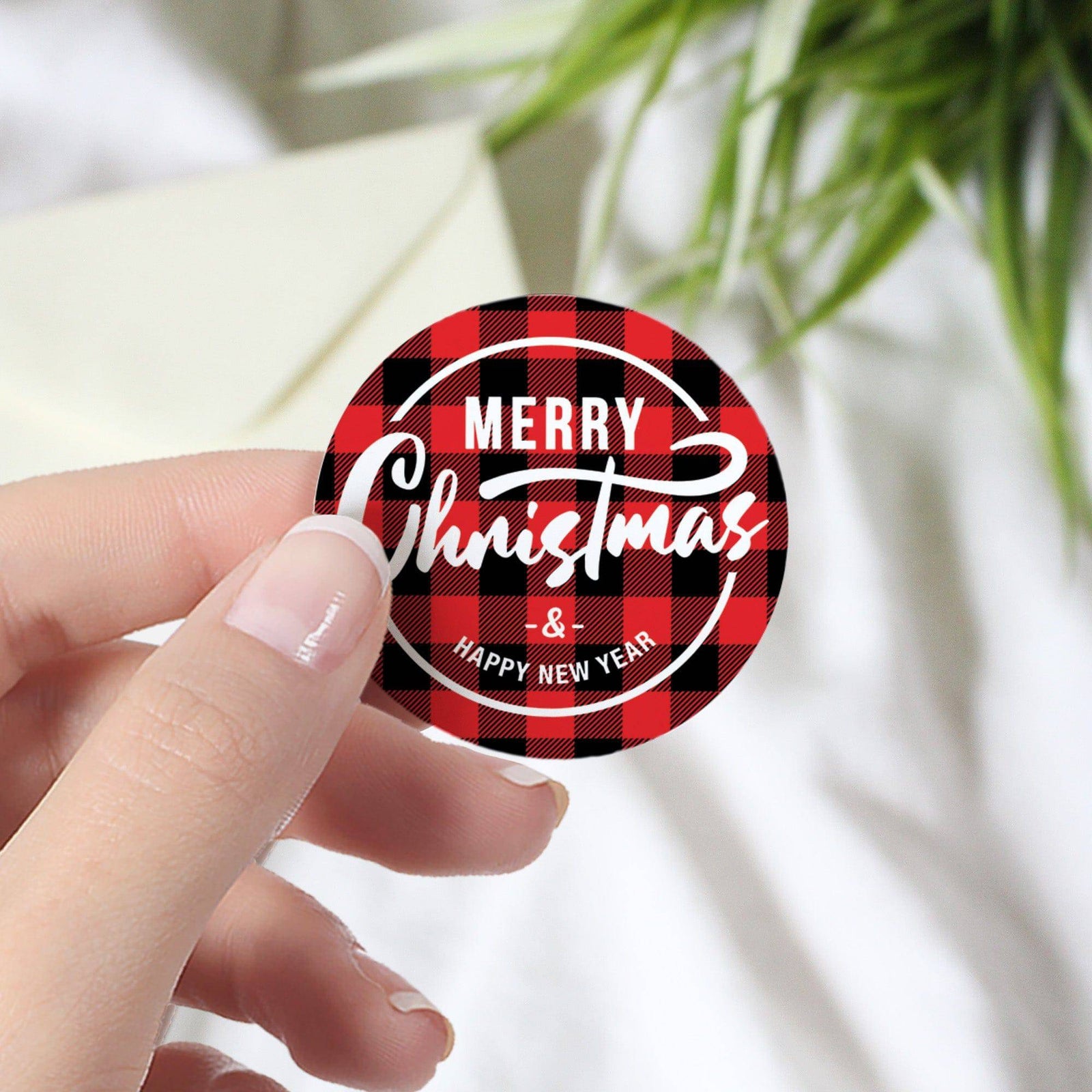 Buffalo Plaid Christmas: Christmas Party - Round Labels- 40 Stickers - Distinctivs Party